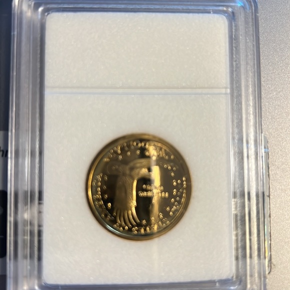 Vintage 2000 S Sacagawea One Dollar USA Coin - Picture 2 of 2